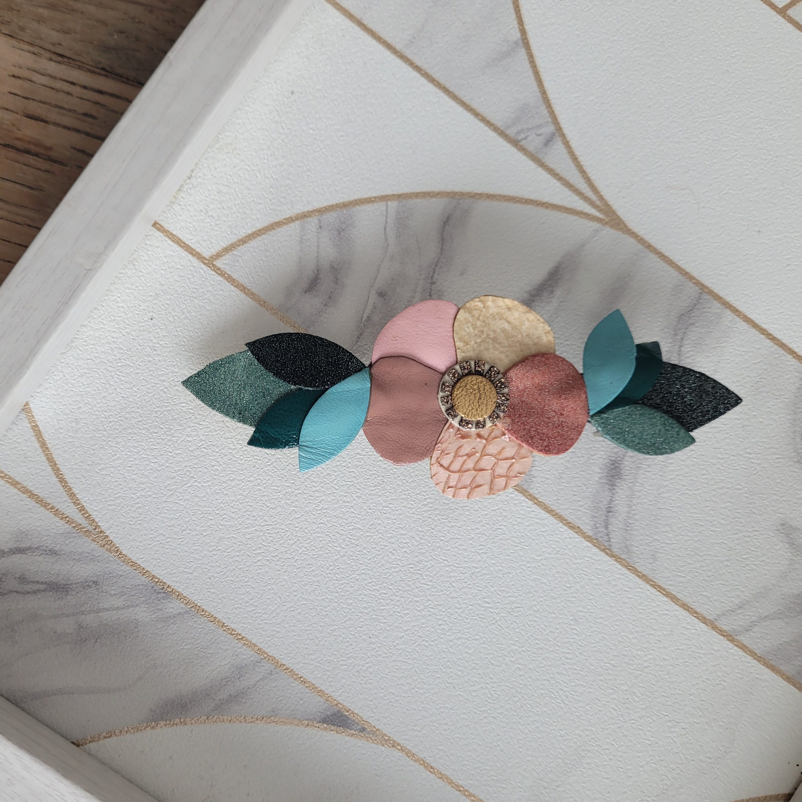 Maxi barrette Florale dans les rose en cuir